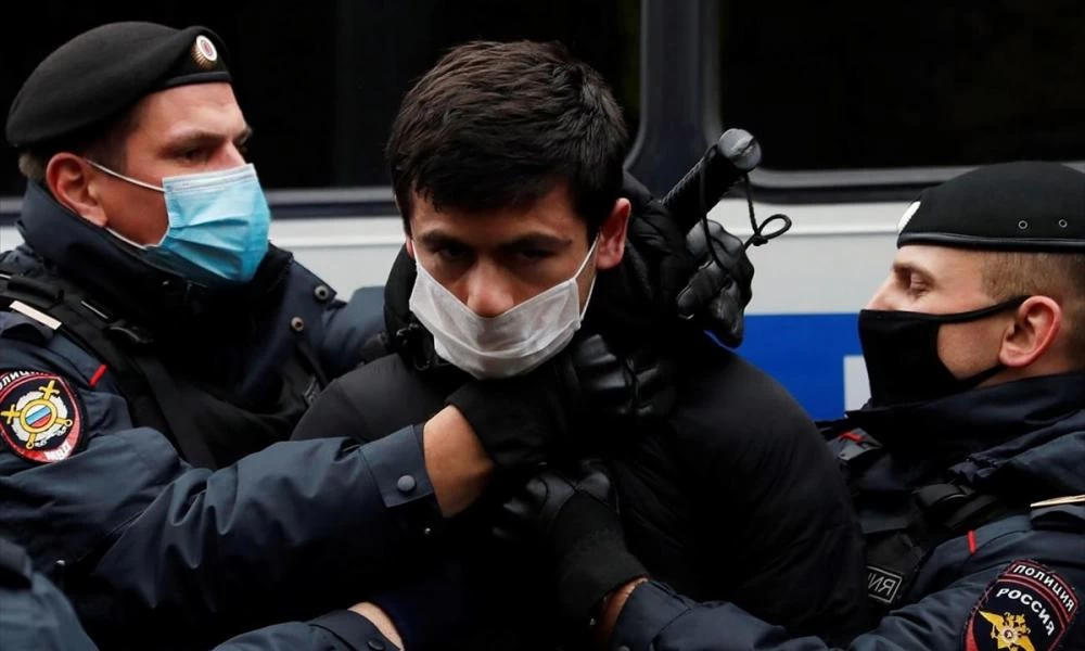 Μόσχα: Συνελήφθησαν μουσουλμάνοι έξω από την πρεσβεία της Γαλλίας